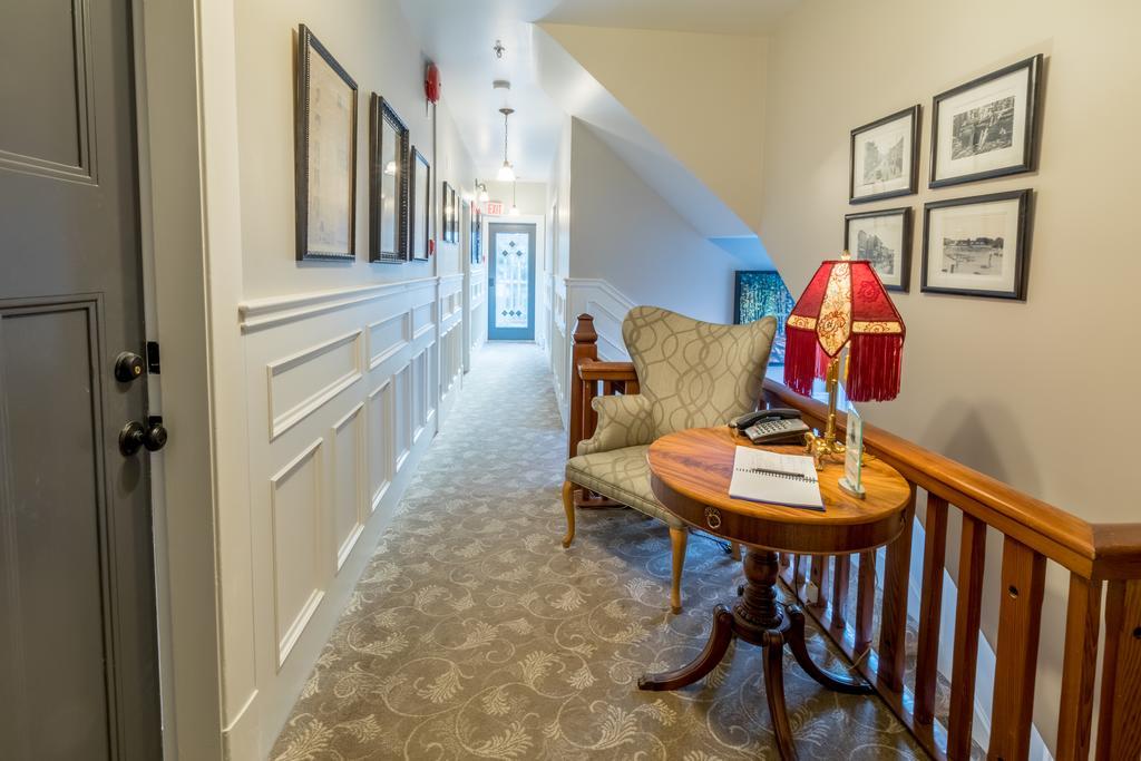 Couette-café West End 4*